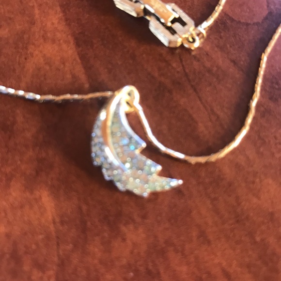 Givenchy gold tone necklace with green stone. - Picture 3 of 6